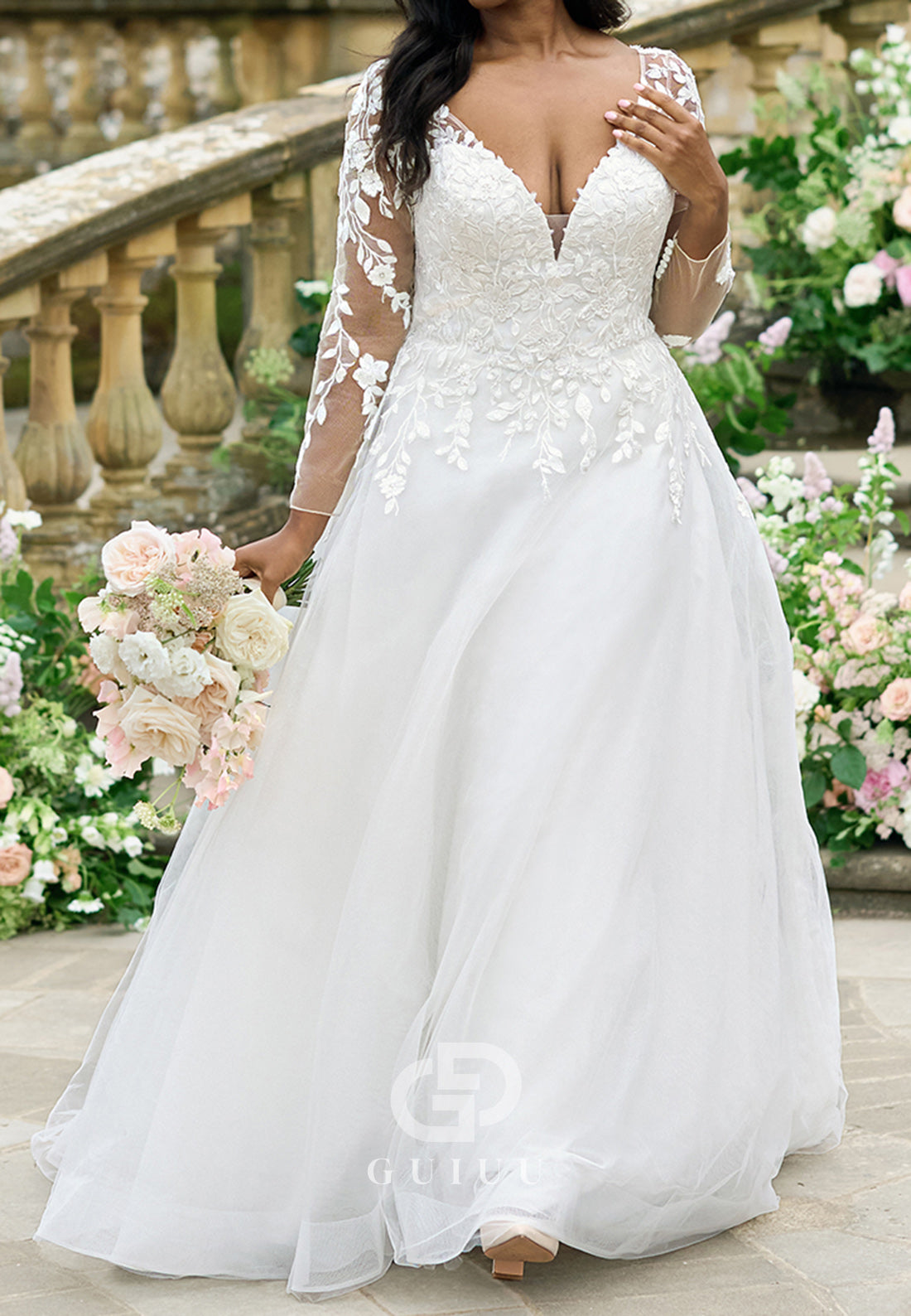 Long Sleeves V-Neck Empire-Waist Lace Wedding Dress