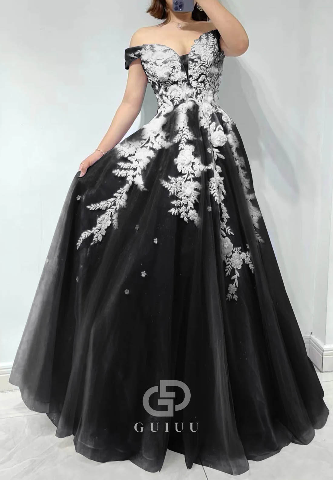 Amazing Off-Shoulder Sweetheart Tulle Evening Dress With Appliques