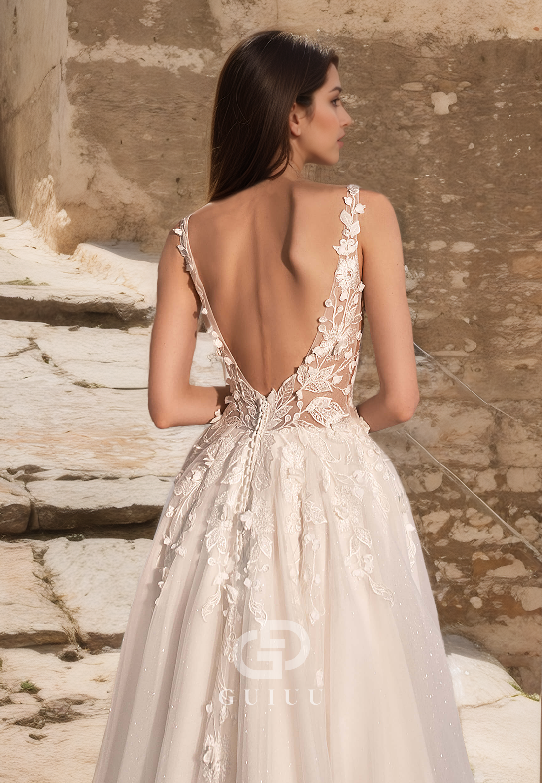 A-Line Plunging V-Neck Tulle Lace Appliques Wedding Dress with Straps