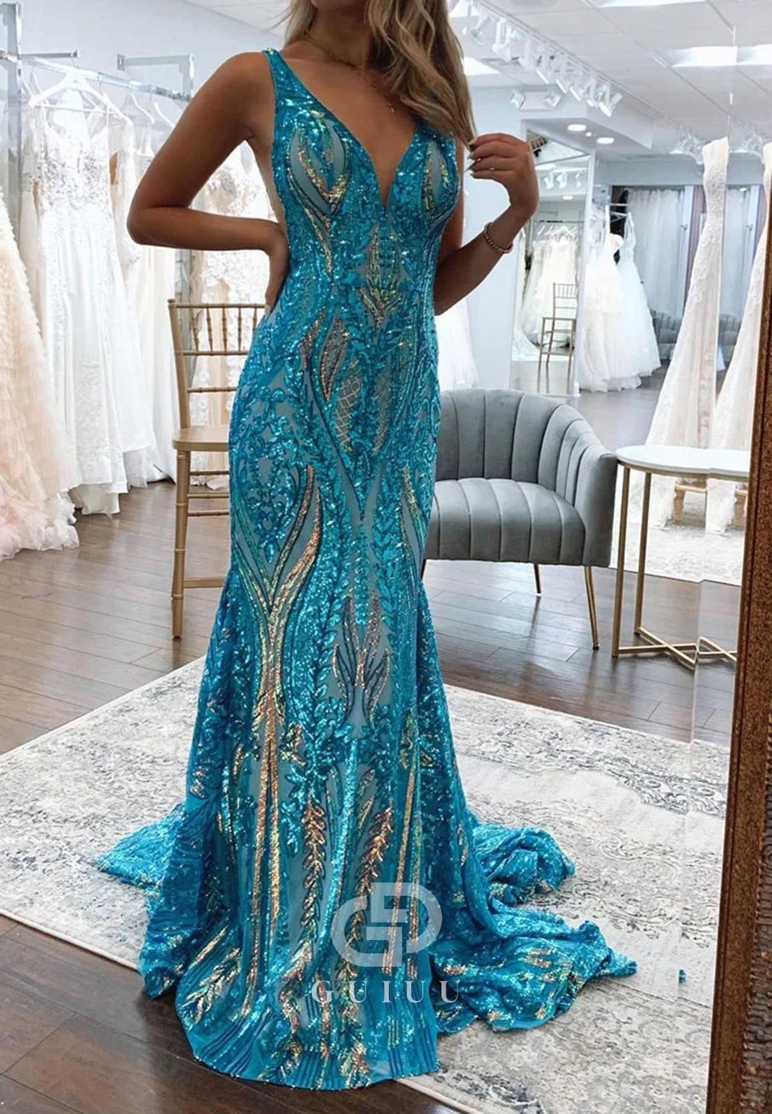 Pool Spaghetti Straps V-Neck Appliques Mermaid Prom Dress