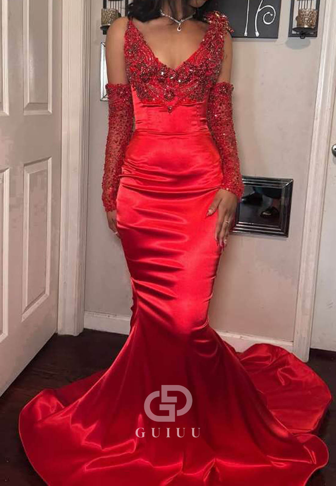 Red Spaghetti Straps V-Neck Mermaid Satin Prom Dress