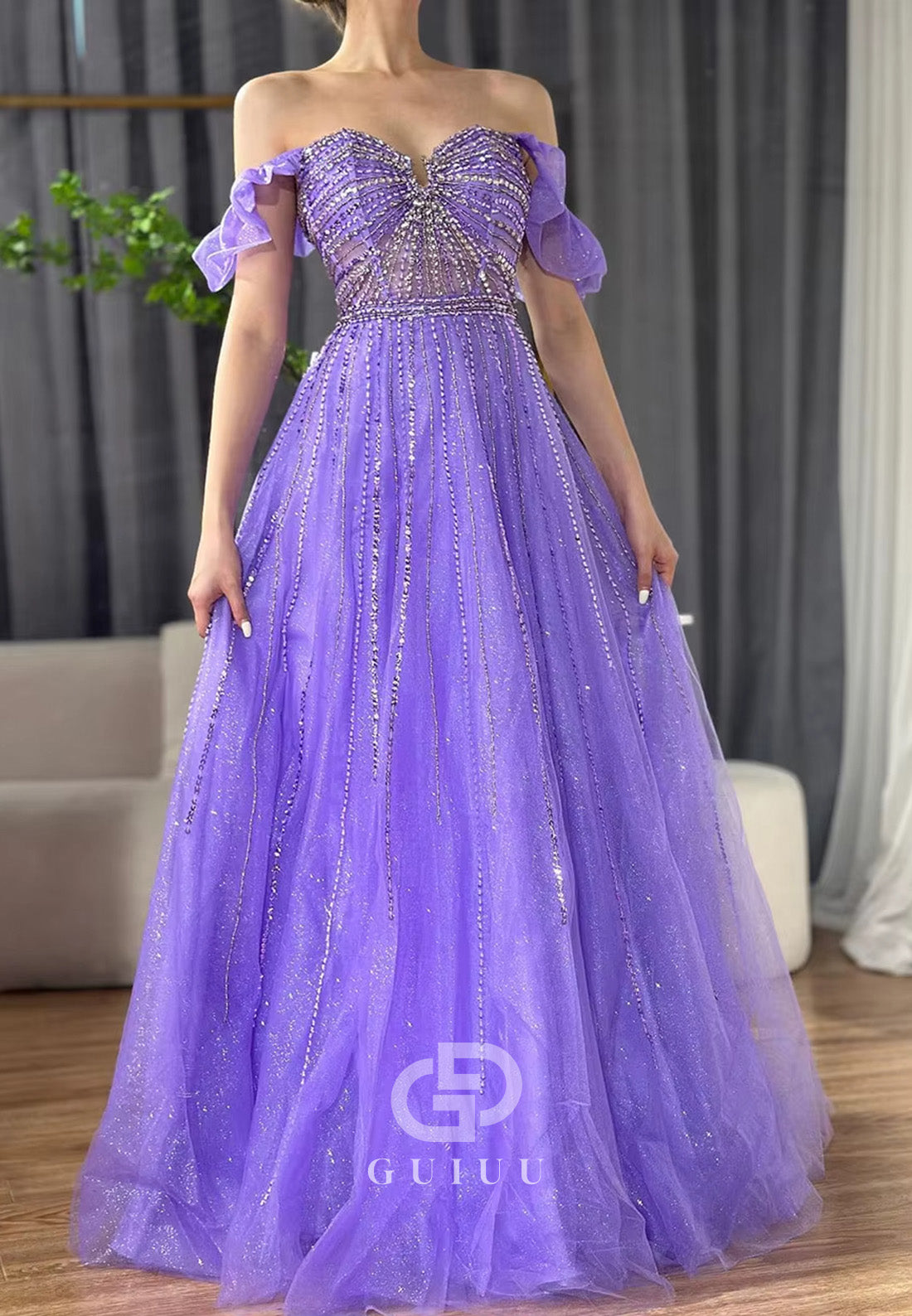 Charming A-Line Sweetheart Empire-Waist Lace Prom Dress