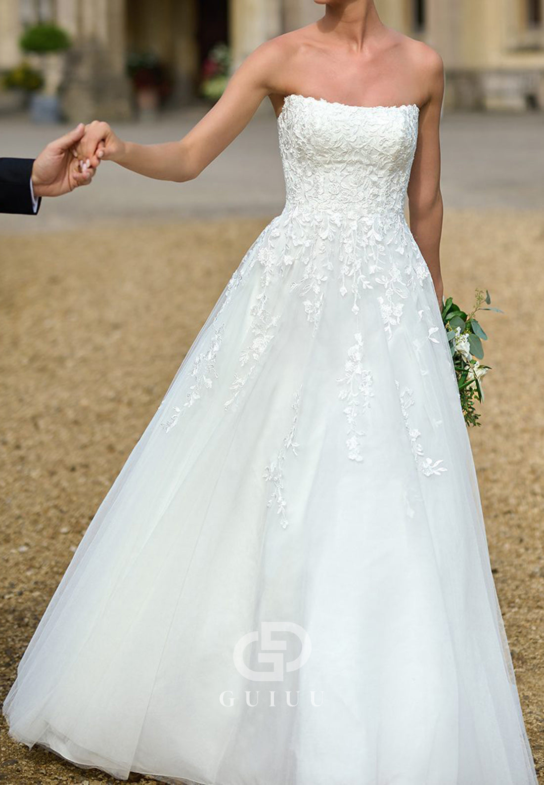 Simple Strapless Sleeveless Lace Wedding Dress