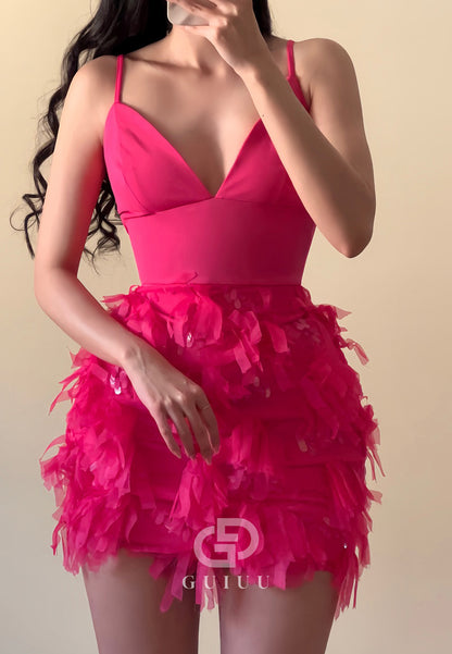 Spaghetti Straps V-Neck Appliques Homecoming Dress