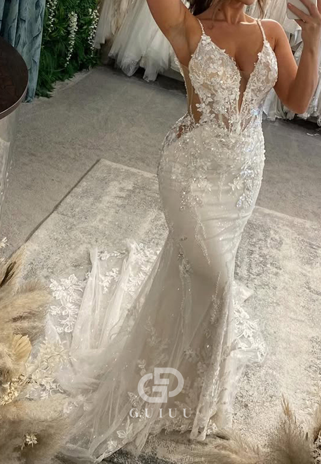 Spaghetti Straps V-Neck Floral Appliques Mermaid Wedding Dress