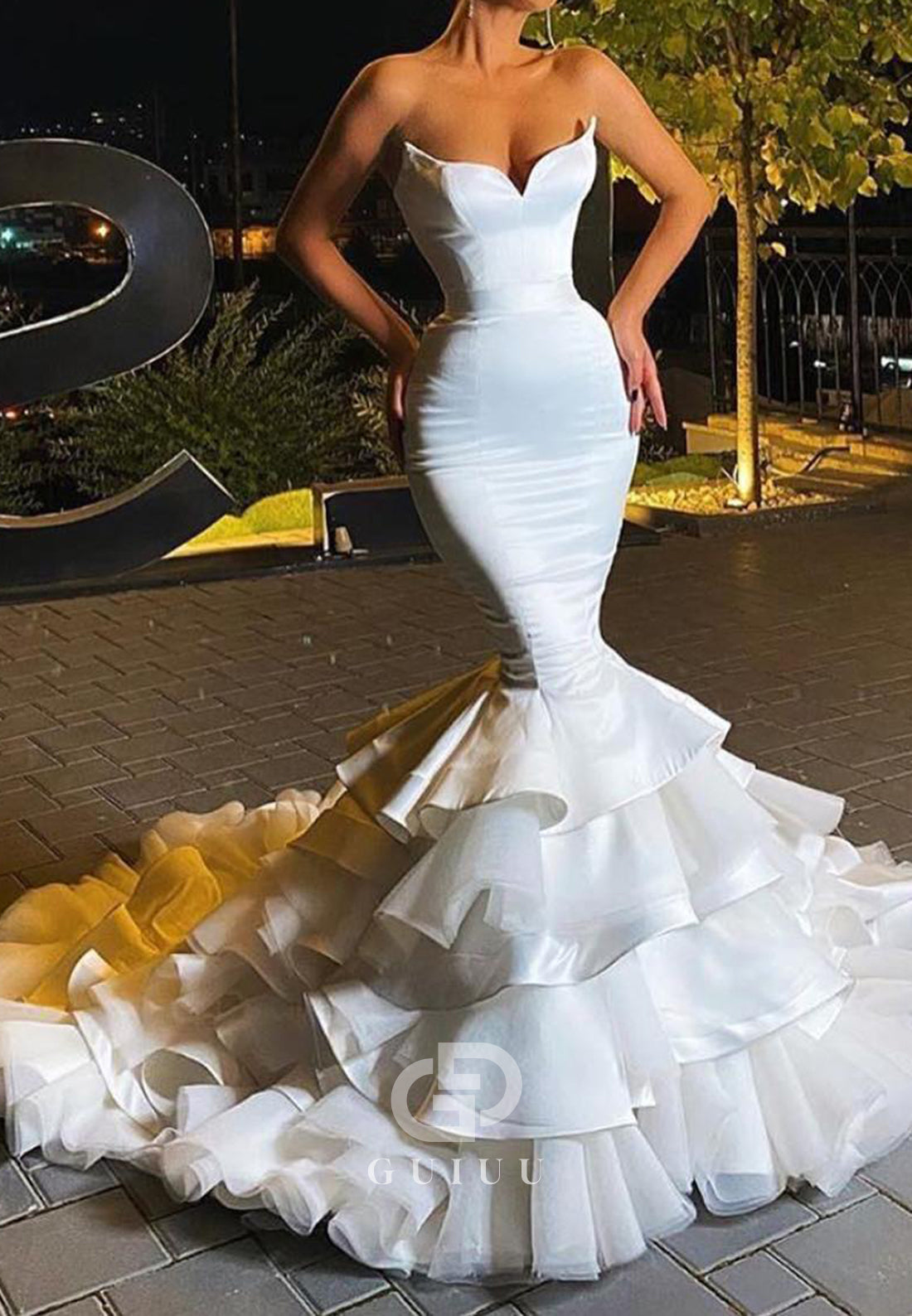 Elegant Sleeveless Strapless Ruffles Mermaid Wedding Dress