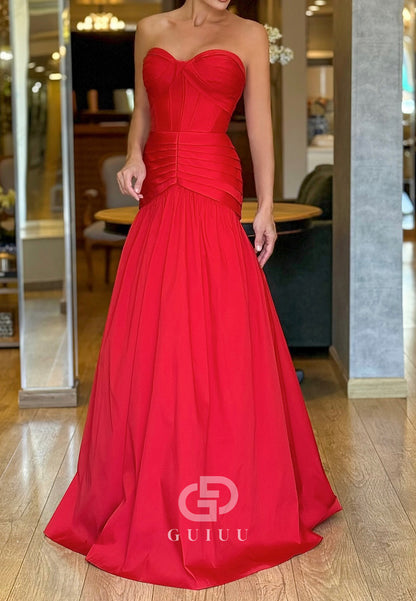 Red A-Line Sleeveless Strapless Empire-Waist Evening Dress