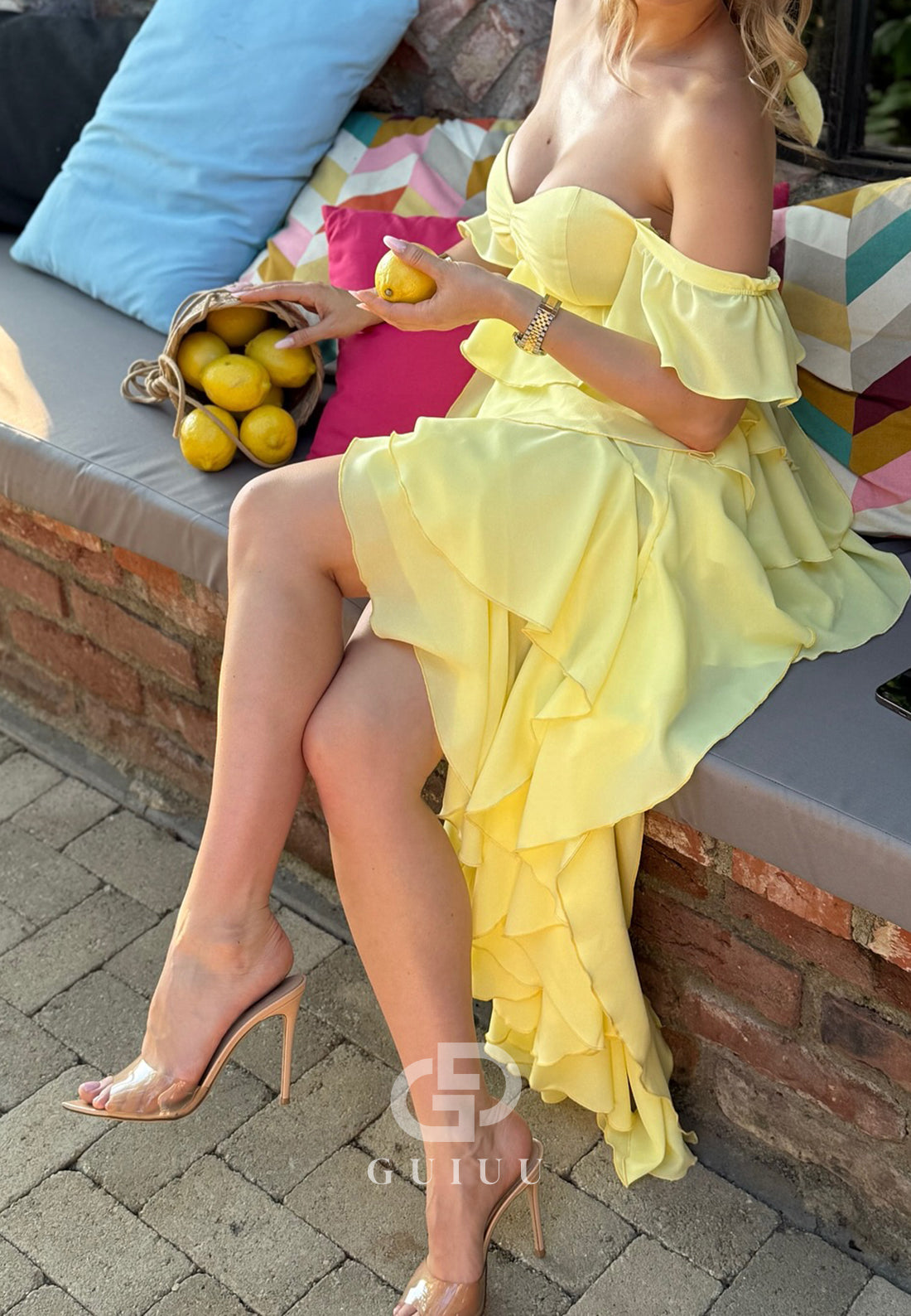 Daffodil Sleeveless Strapless Ruched Short Homecoming Dress