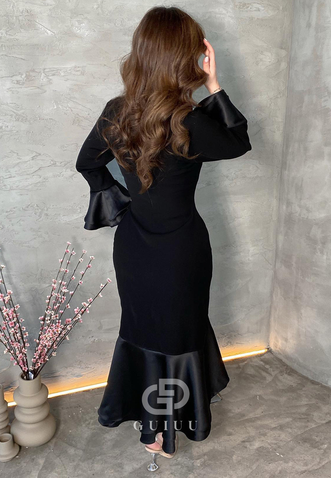 Black Mermaid Long Sleeves V-Neck Velvet Evening Dress
