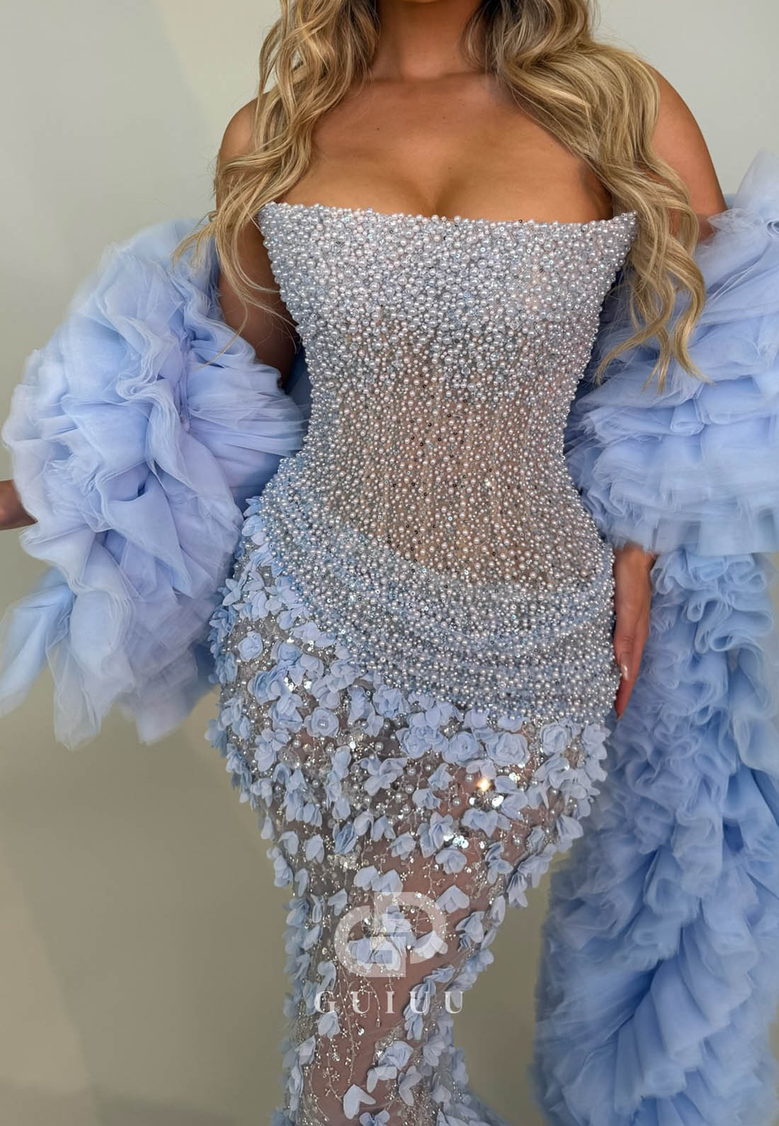 Simple Sleeveless Strapless Sequins Prom Dress