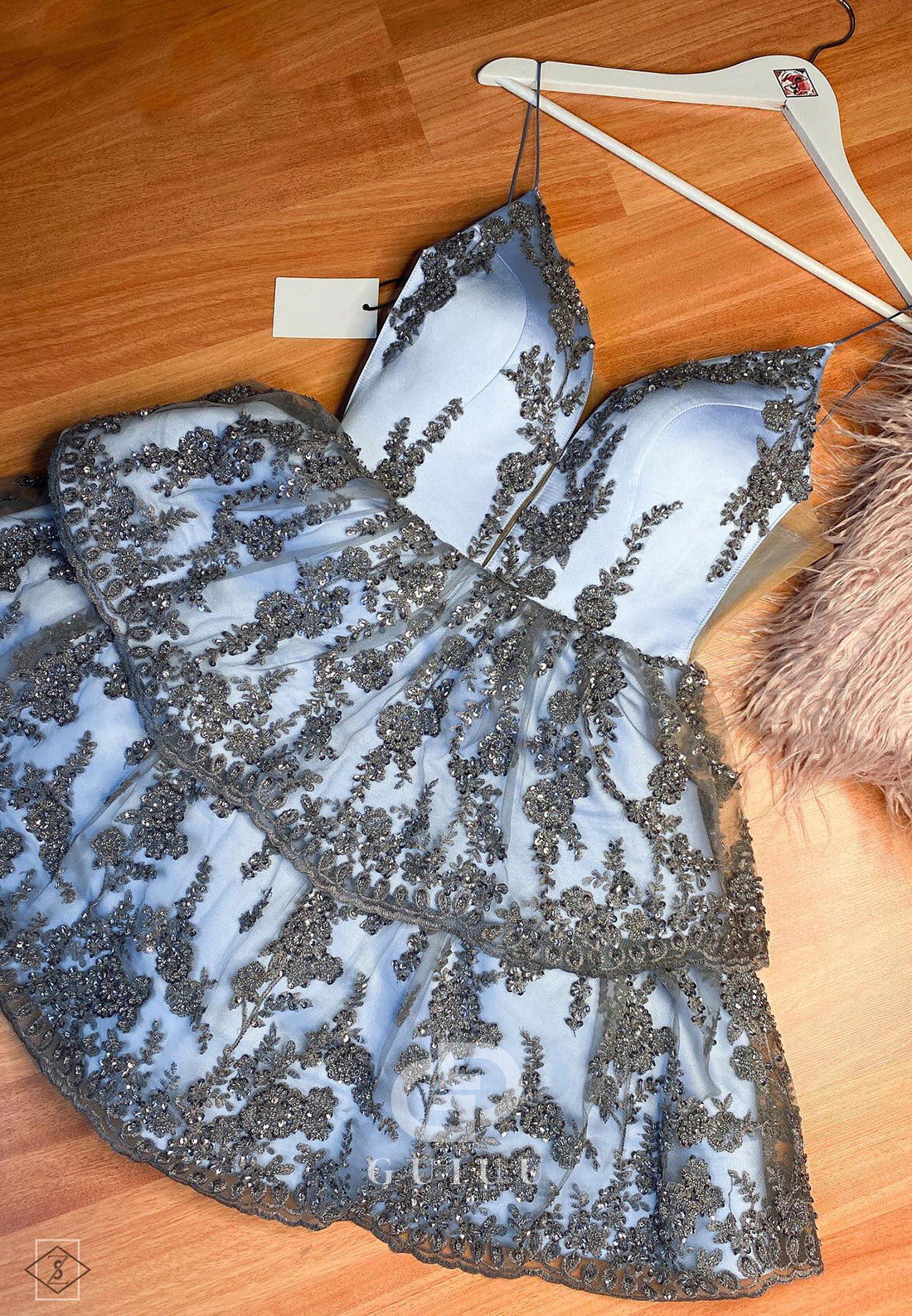 Sky Blue Spaghetti Straps V-Neck Appliques Homecoming Dress