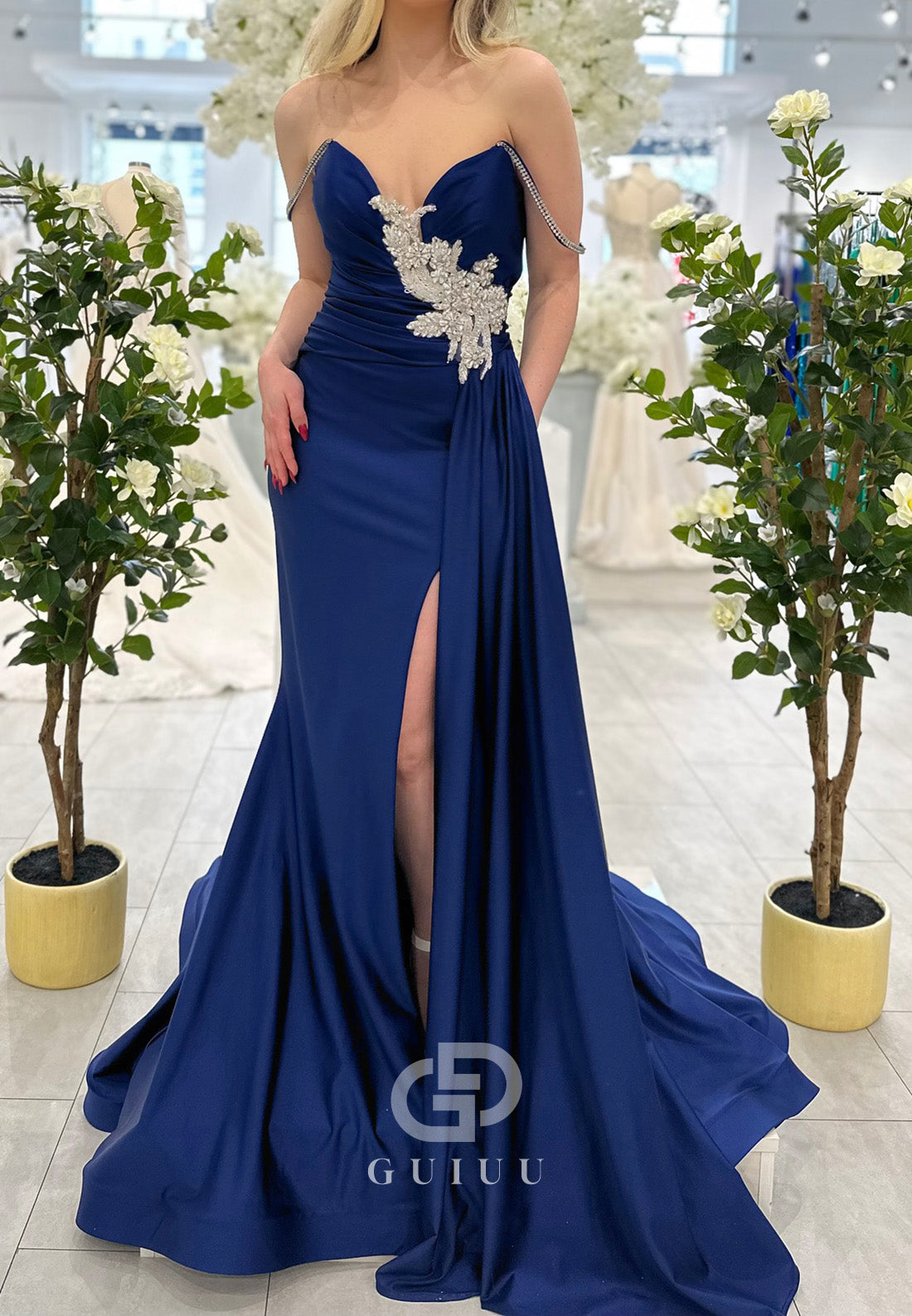 Dark Navy Spaghetti Straps V-Neck Beads Prom Dress