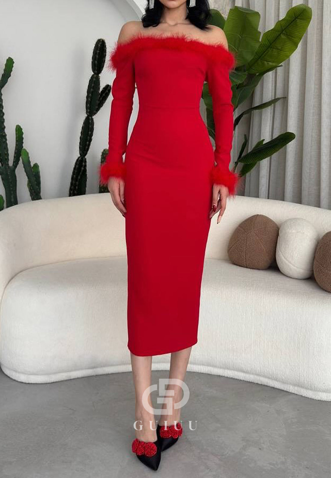 Simple Long Sleeves Off-Shoulder Feathers Cocktail Dress