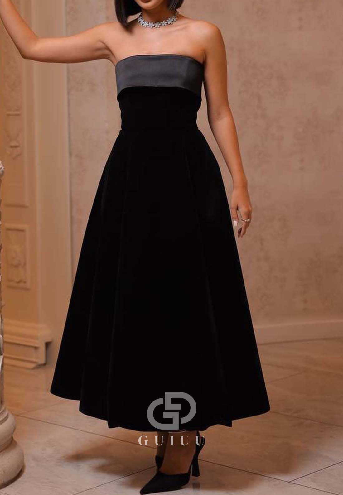 Simple Black Sheath Sleeveless Strapless Evening Dress