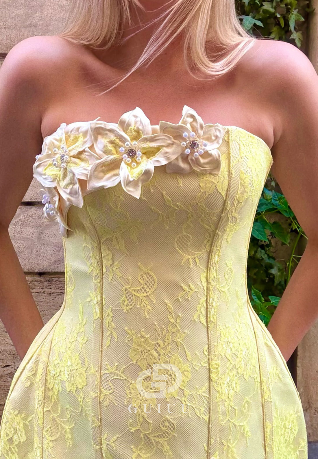 Daffodil Strapless Sleeveless Floral Appliques Homecoming Dress