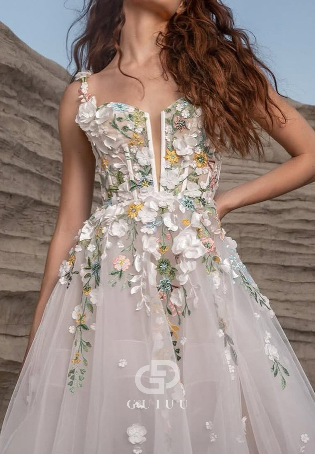 A-Line Spaghetti Straps Scoop Floral Appliques Lace Wedding Dress