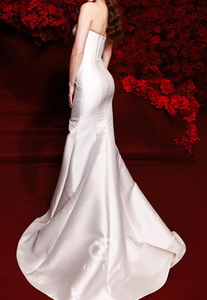 Elegant Strapless Sleeveless Ruched Mermaid Wedding Dress