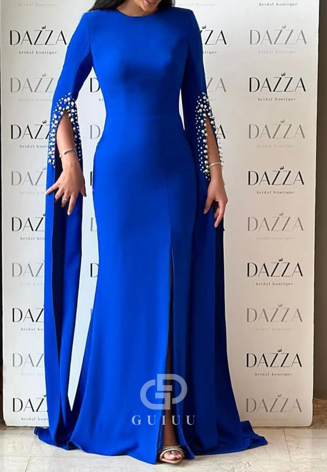 Elegant Royal Blue Long Sleeves Scoop Pearls Evening Dress