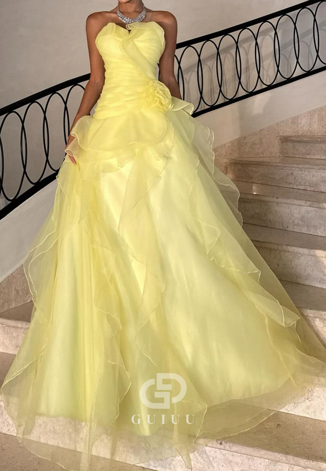 Daffodil A-Line Strapless Sleeveless Ruched Prom Dress