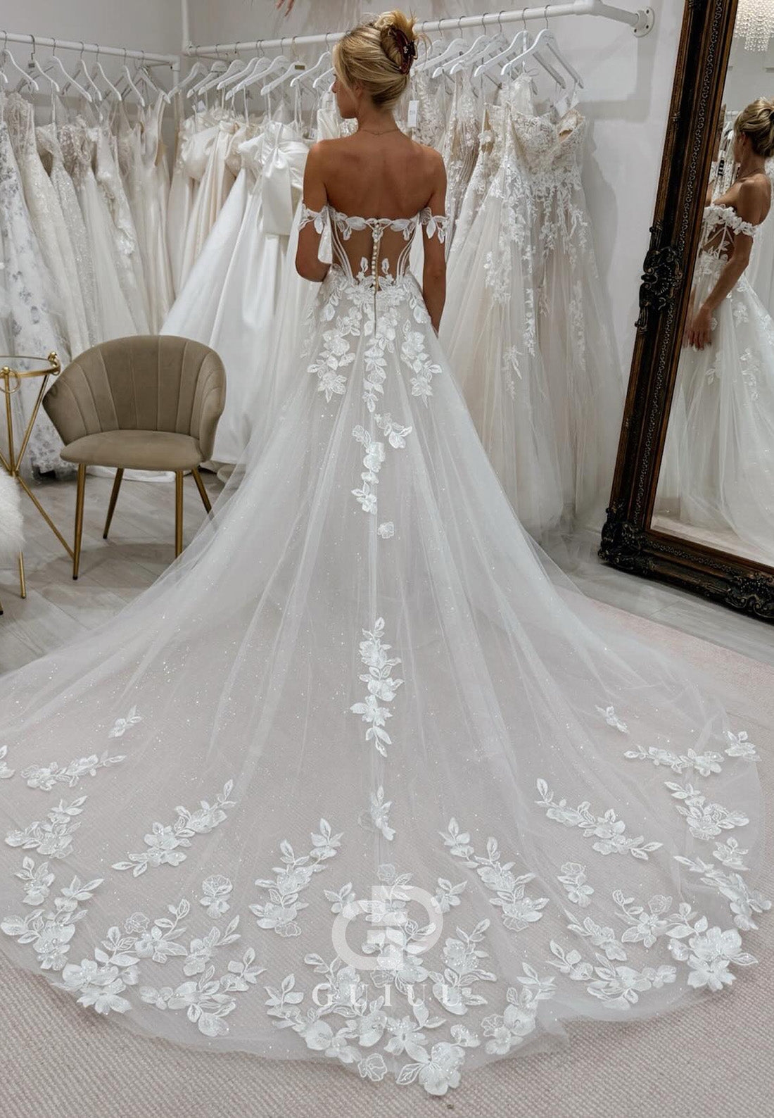 A-Line Sweetheart Sleeveless Floral Appliques Lace Wedding Dress