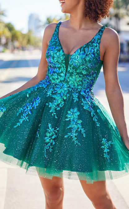 GH480 - A Line V neck Appliques Cute Homecoming Dress Short Graduation Dress