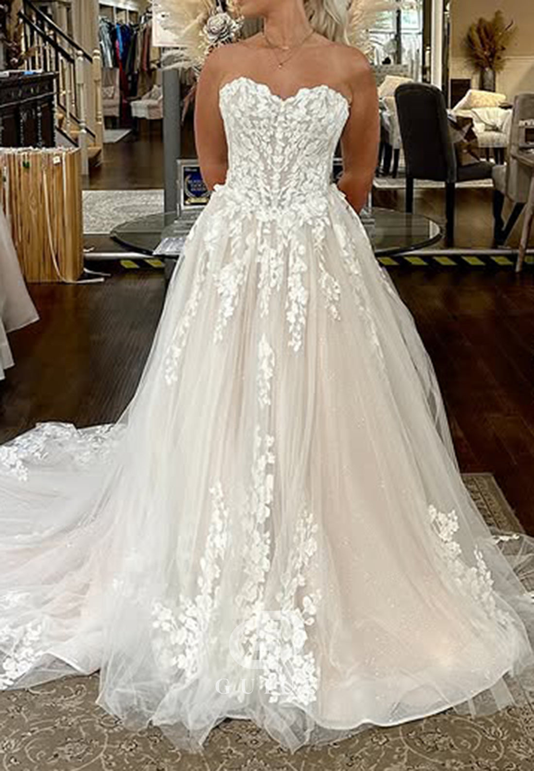 A-Line Spaghetti Straps Sweetheart Appliques Lace Wedding Dress