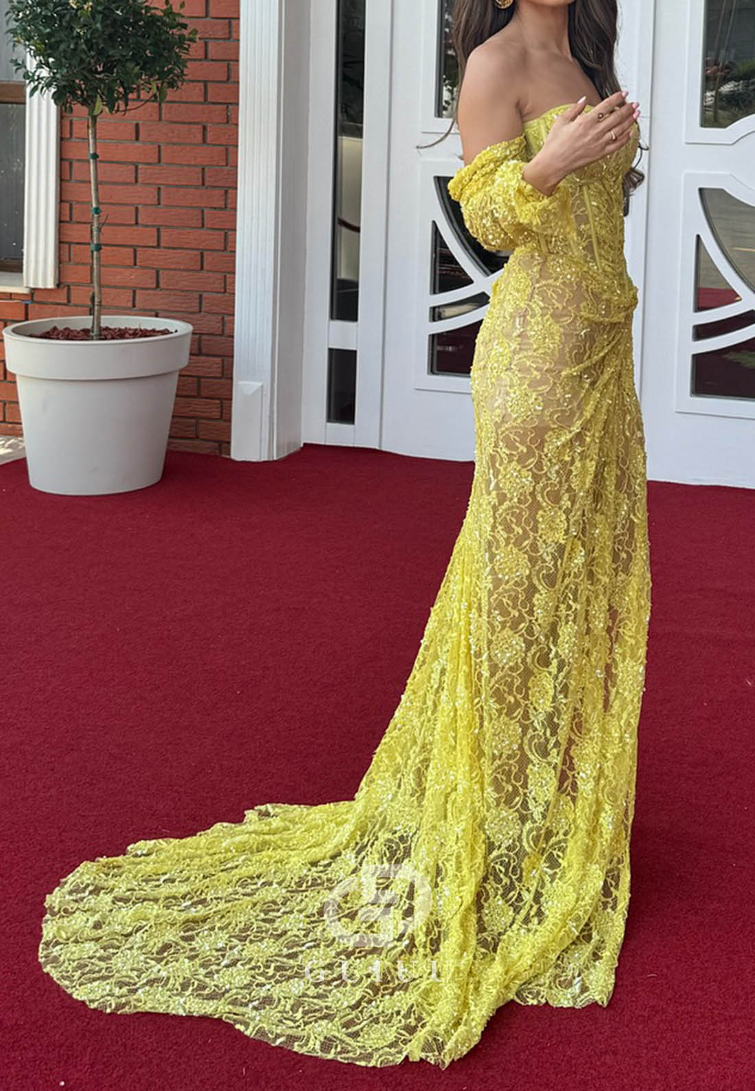 Daffodil Long Sleeves Sweetheart Lace Prom Dress