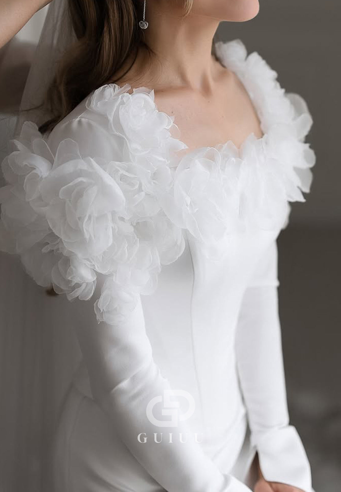 Elegant Long Sleeves Scoop Corset Satin Wedding Dress