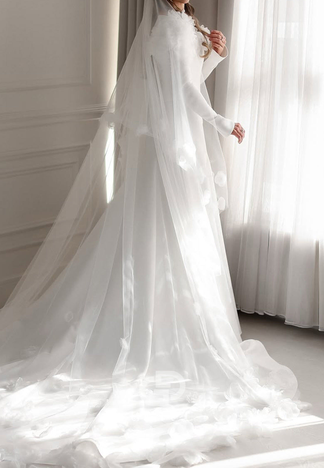 Elegant Long Sleeves Scoop Corset Satin Wedding Dress