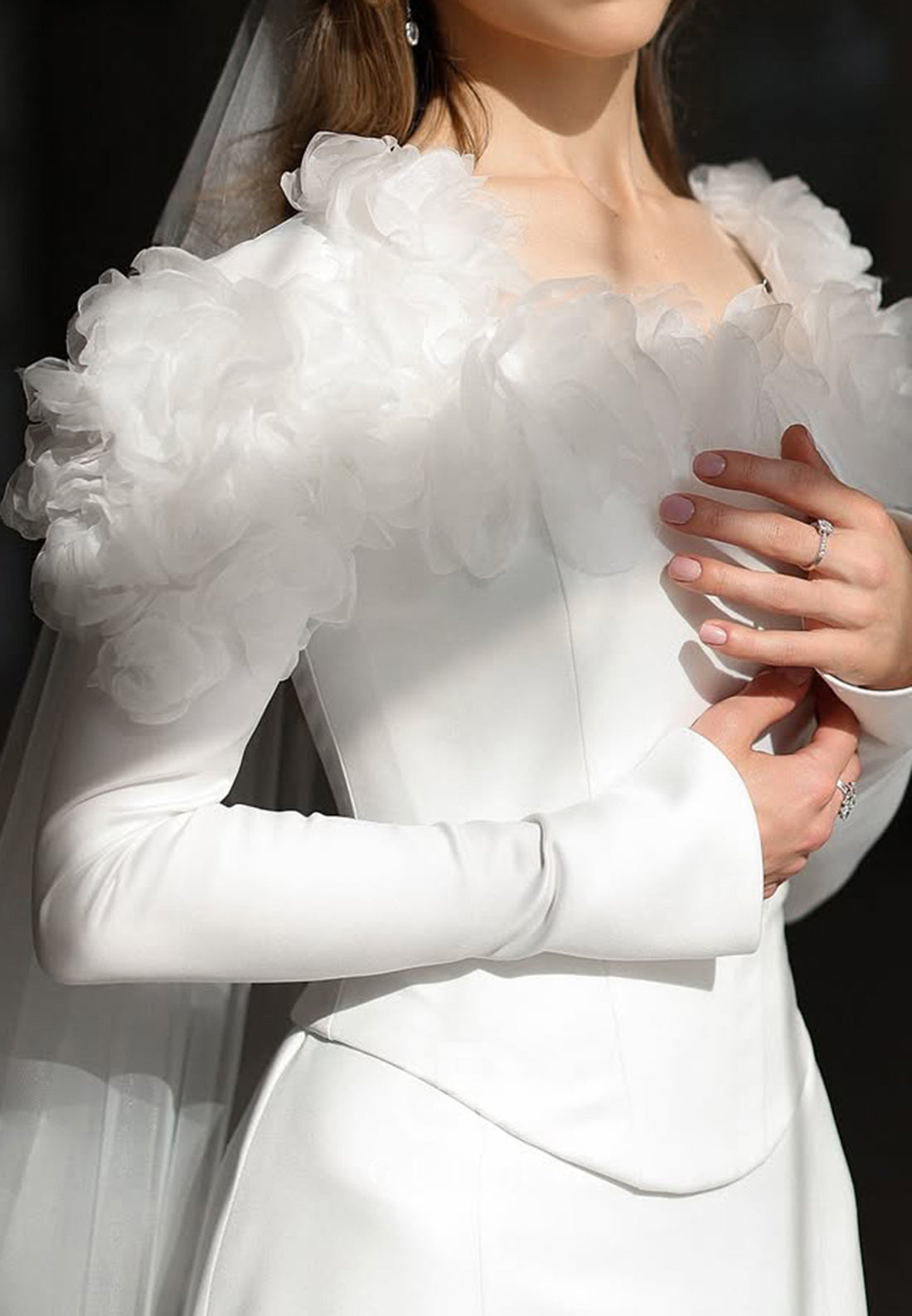 Elegant Long Sleeves Scoop Corset Satin Wedding Dress