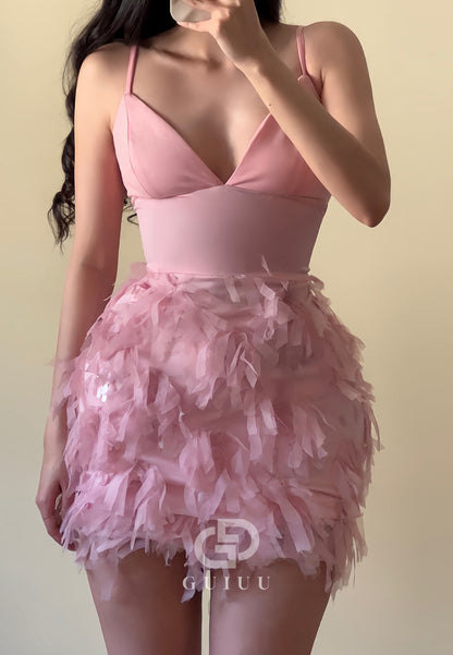 Spaghetti Straps V-Neck Appliques Homecoming Dress