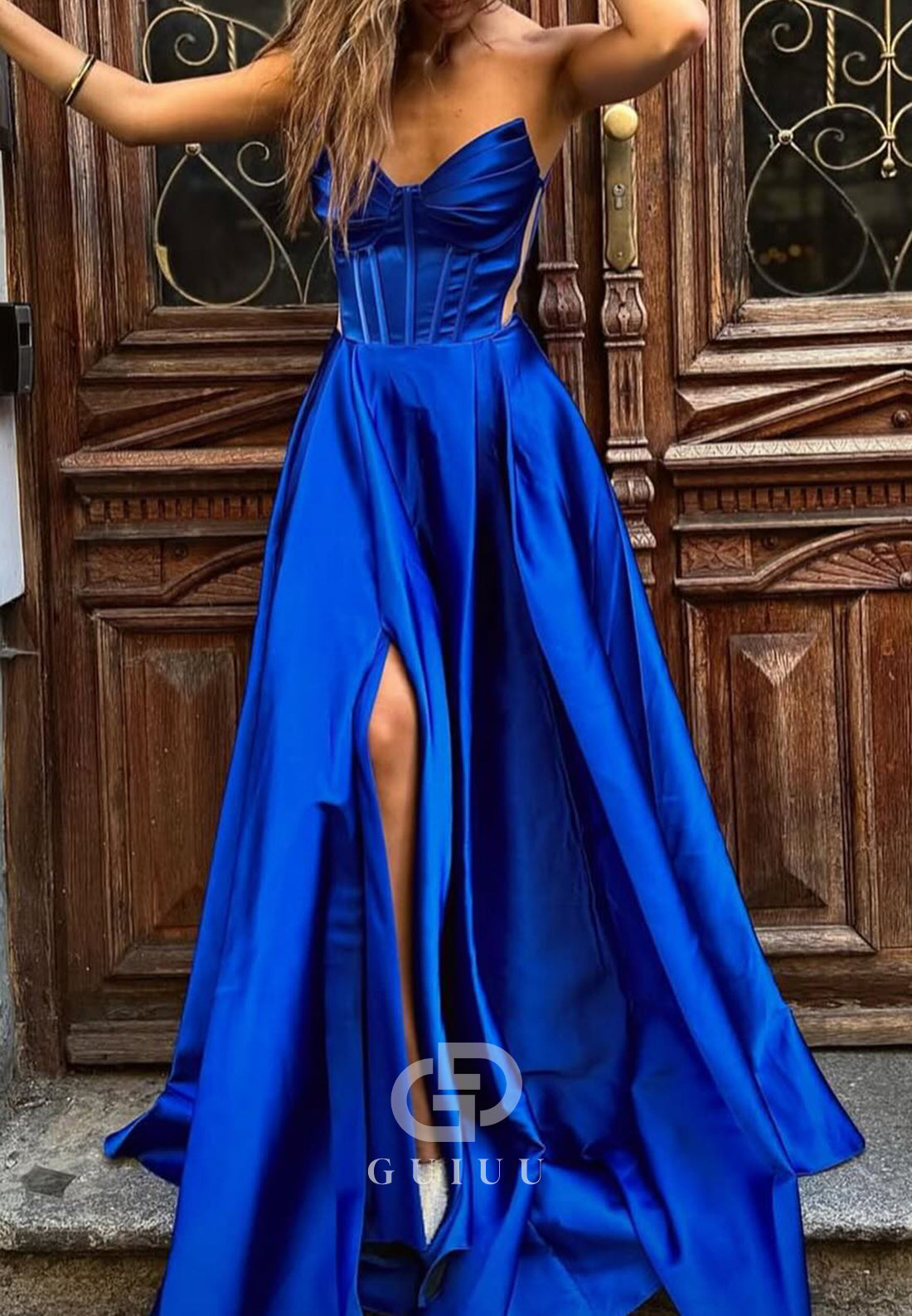 A-Line Sleeveless V-Neck Slit Empire-Waist Prom Dress