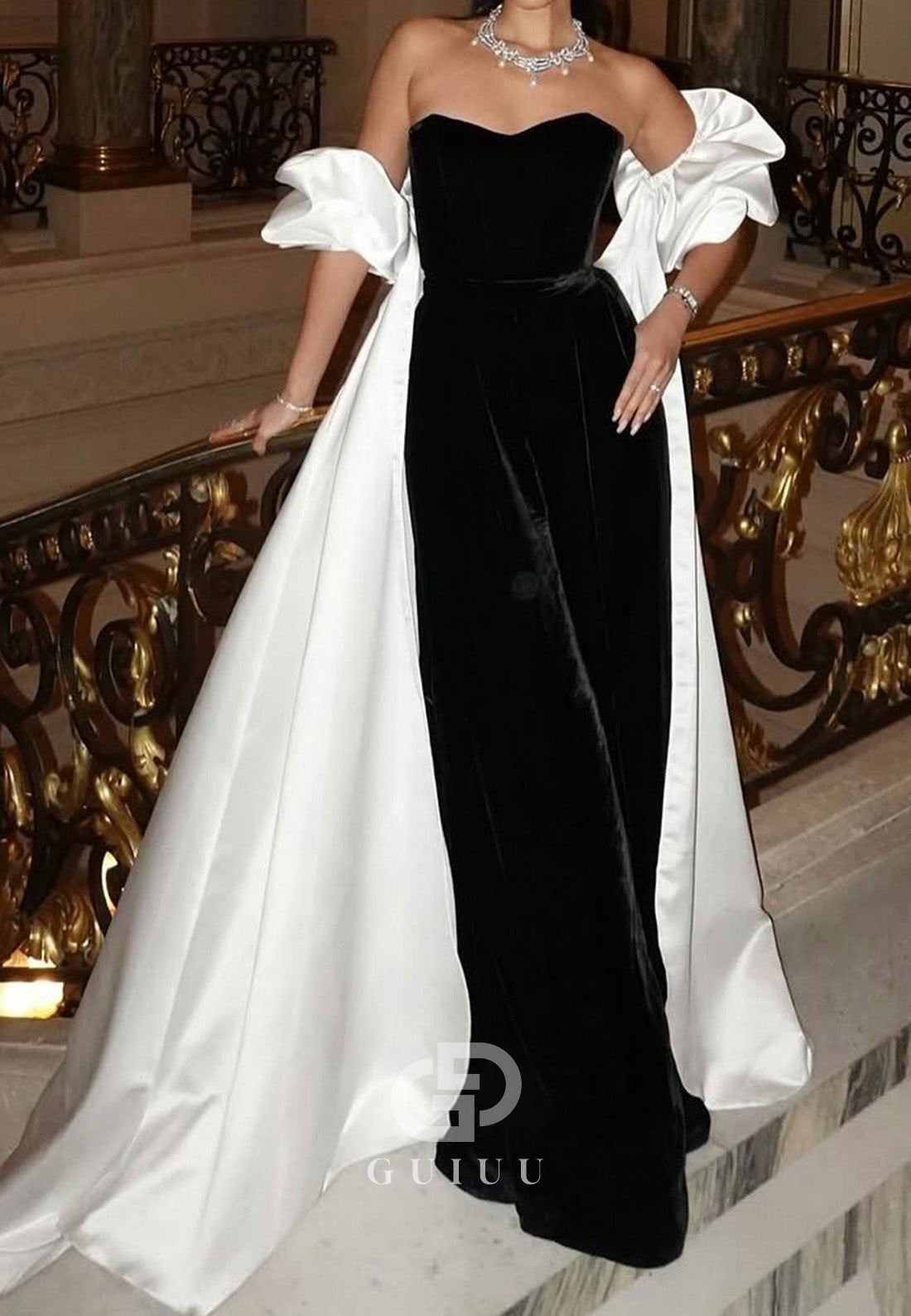 Black Sleeveless Strapless Cape A-Line Evening Dress