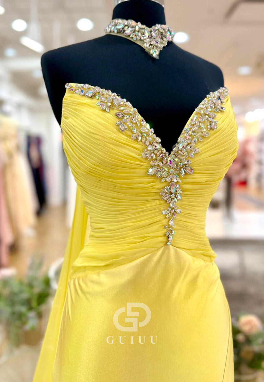 Daffodil A-Line Beads Sleeveless Strapless Ruched Prom Dress