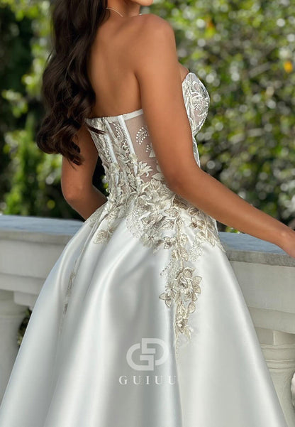 White A-Line Sleeveless Strapless Appliques Prom Dress