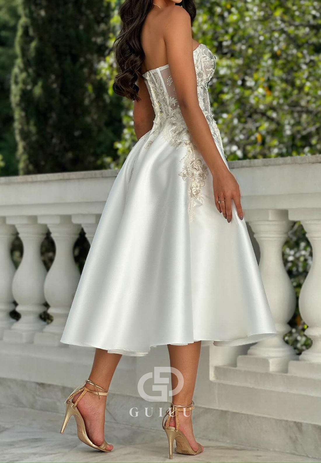 White A-Line Sleeveless Strapless Appliques Prom Dress