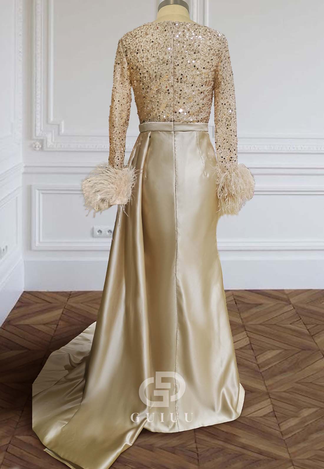 Mermaid Long Sleeves Deep V-Neck Ruched Feathers Evening Dress