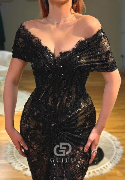 Black Spaghetti Straps V-Neck Ruched Lace Evening Dress