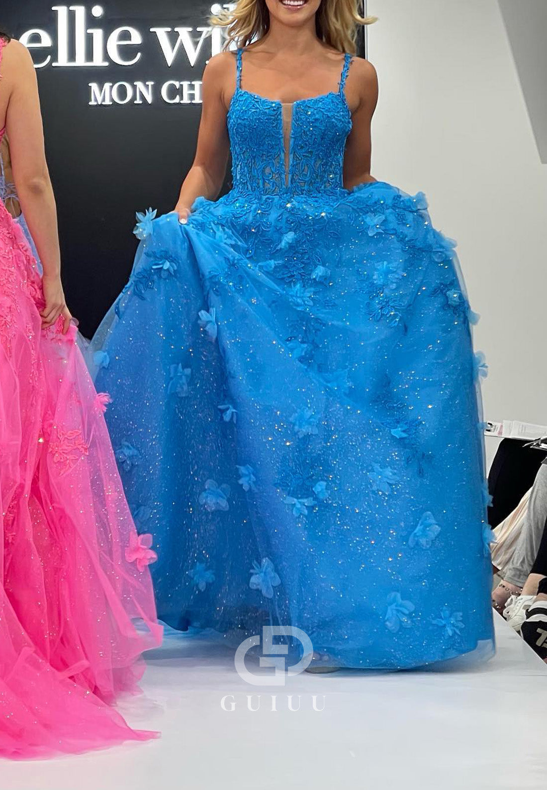 Charming A-Line Spaghetti Straps Sweetheart Appliques Prom Dress