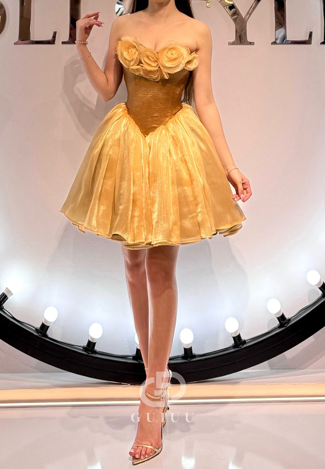 A-Line Strapless Sleeveless Appliques Homecoming Dress