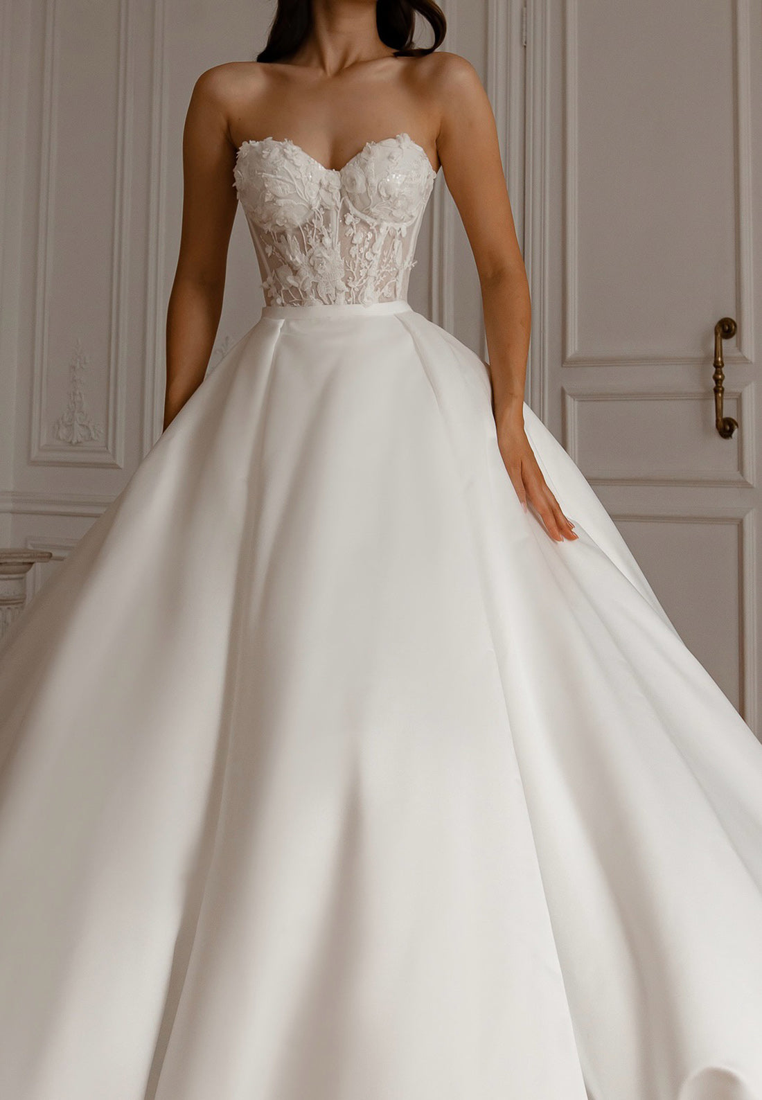 A-Line Strapless Sleeveless Corset Tulle Removable Train Wedding Dress