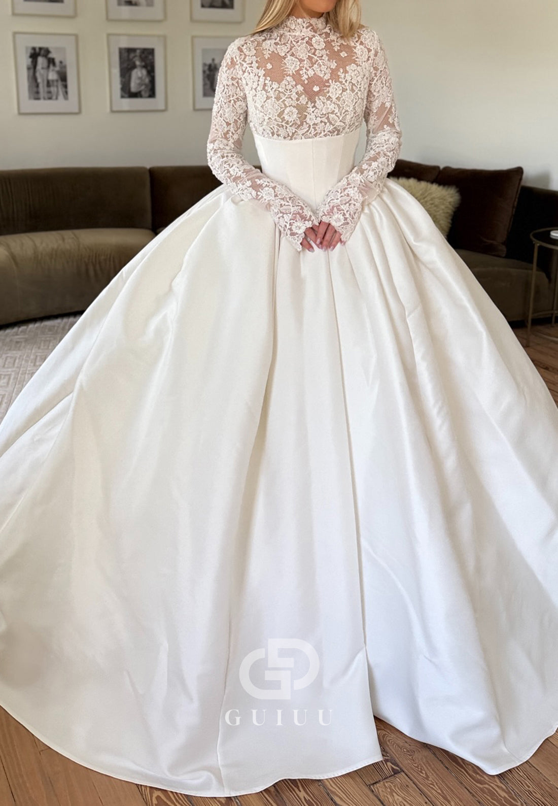 Elegant Long Sleeves High Neck Empire-Waist Wedding Dress