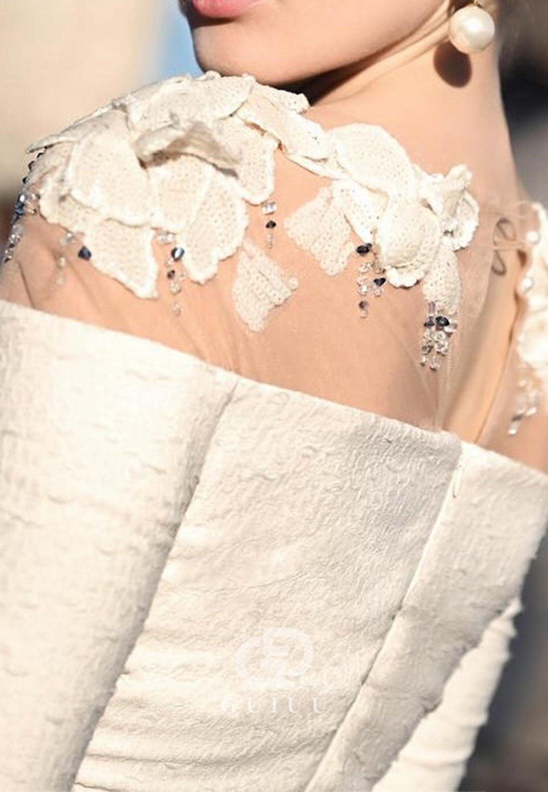 Long Sleeves Scoop Floral Appliques Ruched Wedding Dress