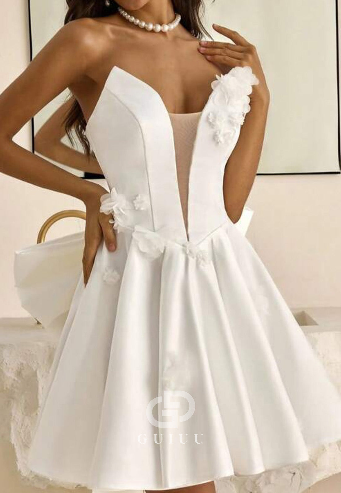 Elegant Sleeveless Strapless A-Line Short Wedding Dress