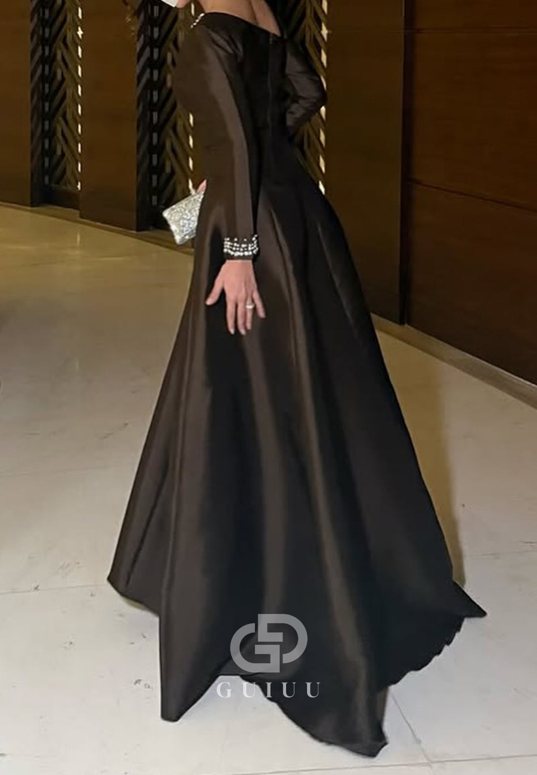 Black A-Line Long Sleeves Sequins Ruched Evening Dress