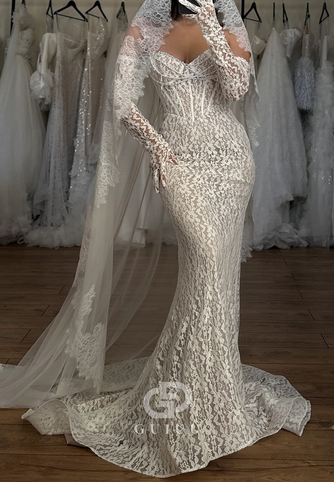 Elegant Sleeveless Strapless Ruched Lace Mermaid Wedding Dress