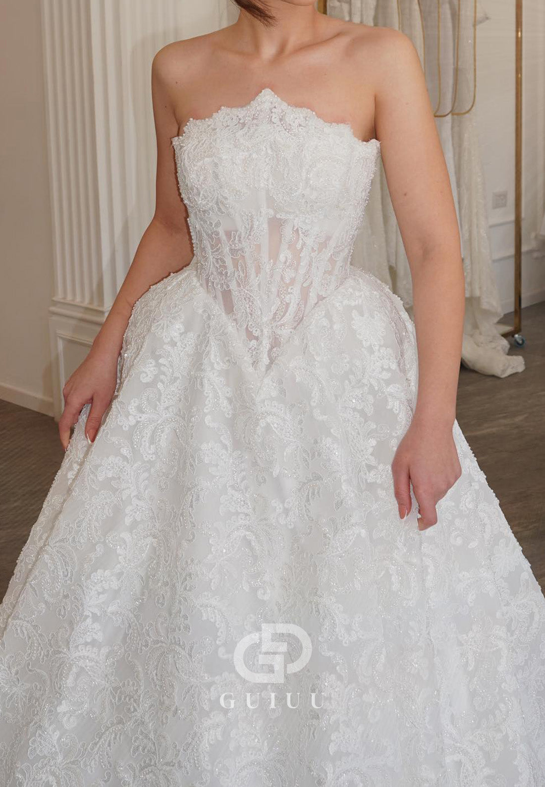 Charming Sleeveless Strapless Corset Tulle Wedding Dress