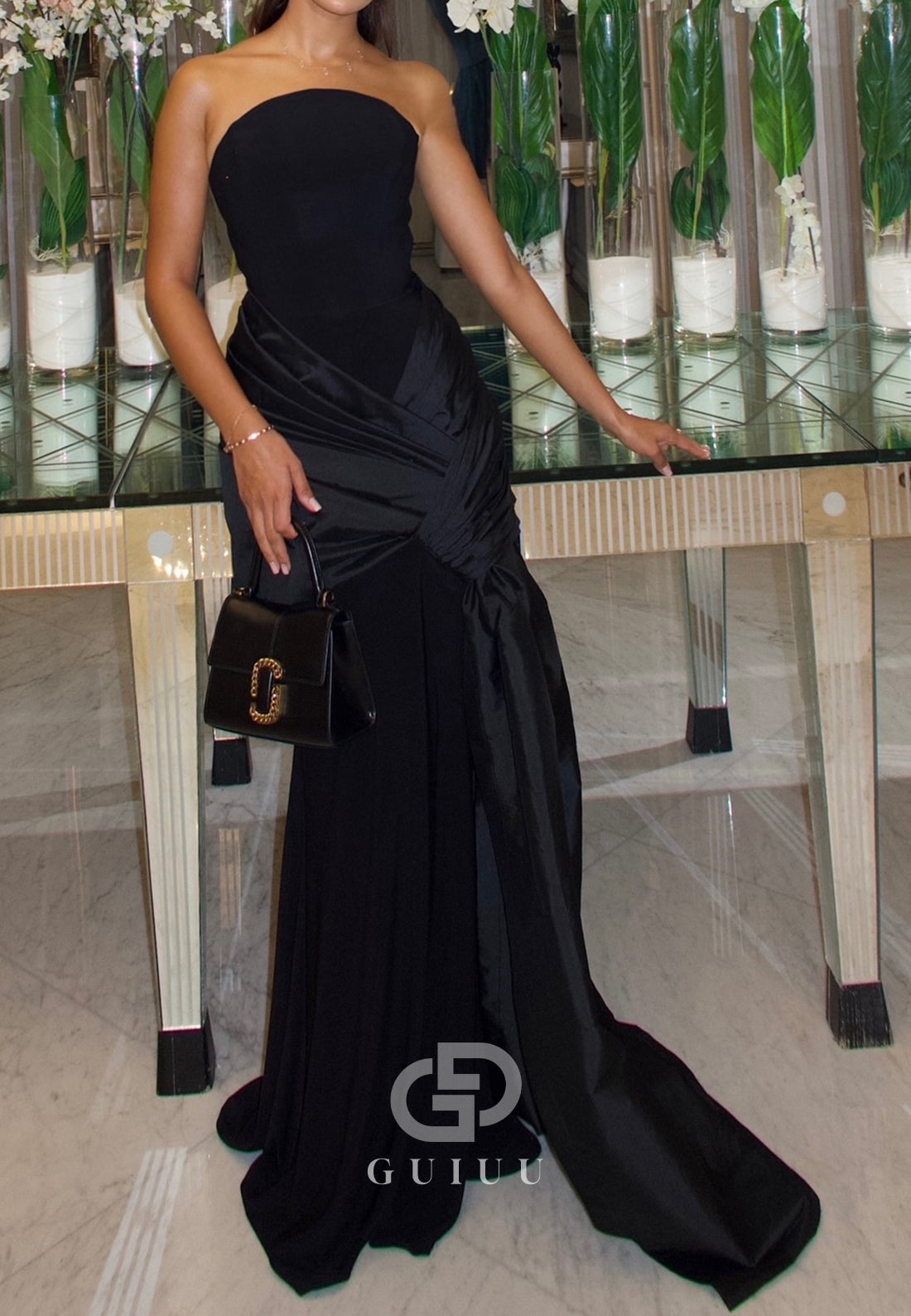Black Sleeveless Strapless Ruched A-Line Prom Dress