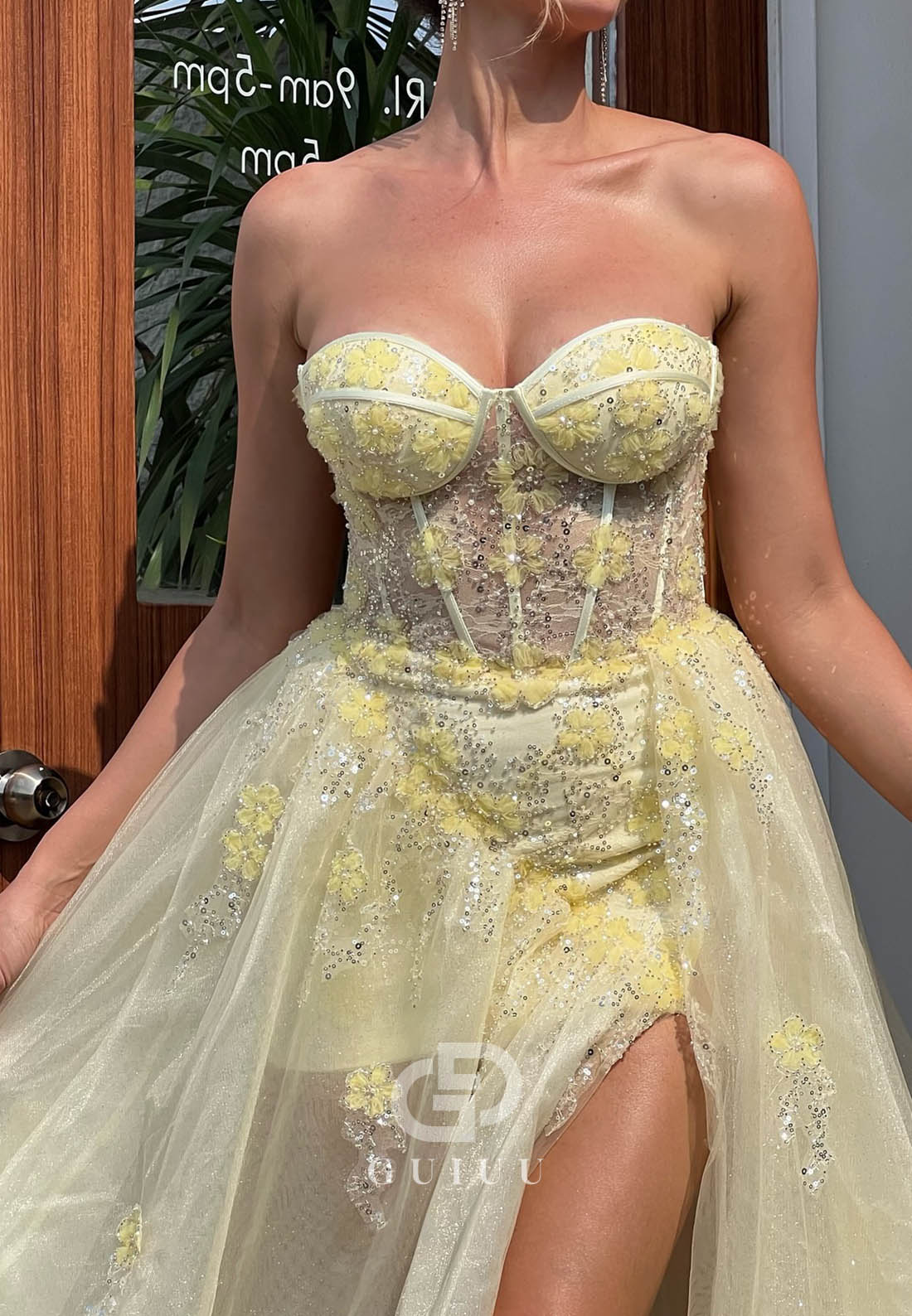 Daffodil A-Line Sweetheart Sleeveless Slit Lace Prom Dress