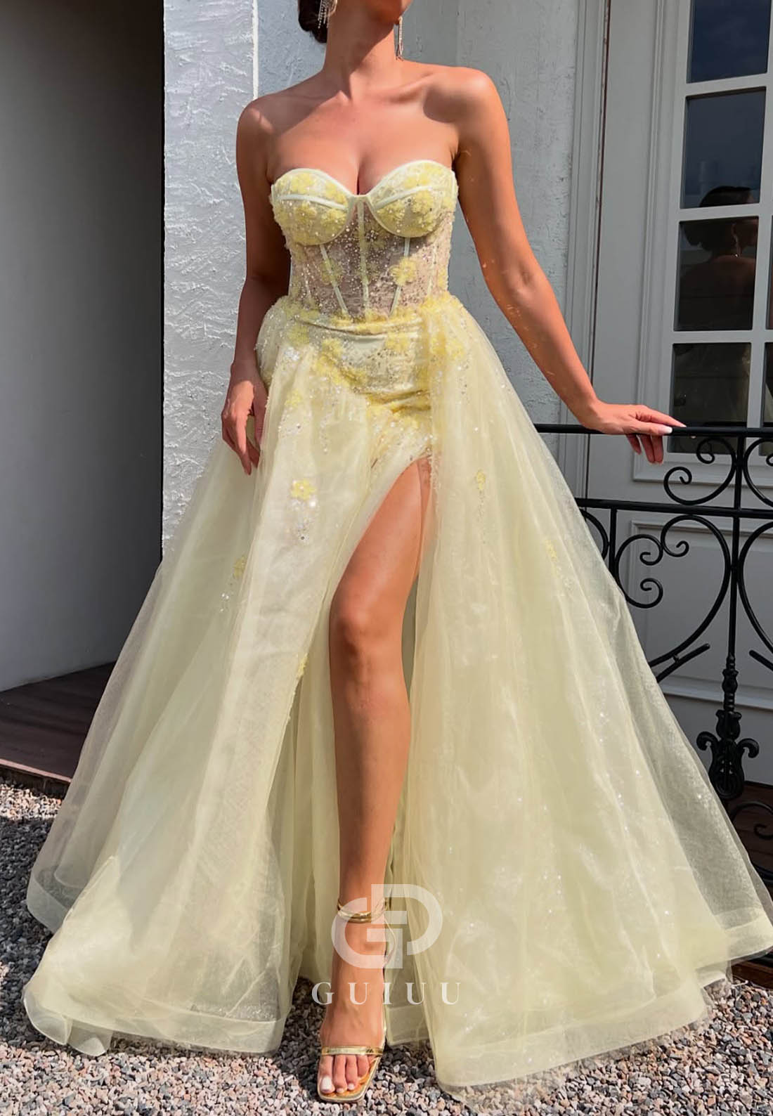 Daffodil A-Line Sweetheart Sleeveless Slit Lace Prom Dress